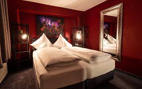 Engel Hotel + Diner